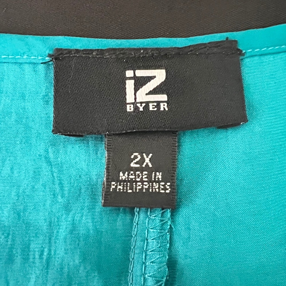 Iz Byer Blouse 2X Teal Blue Hammered Satin Split Dolman Sleeve Bubble Hem Top - Picture 7 of 11